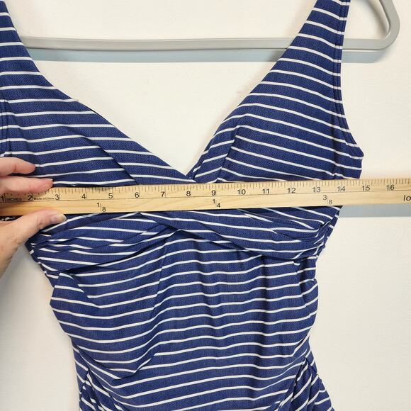 Niptuck One Piece Swim Suit Size 8 Blue White Striped Multi Fit Cup Ruched Waist - Picture 7 of 10